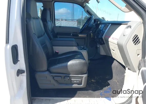 2009 Ford F-250 Fx4 z USA, uszkodzony, nr VIN 1FTSX21549EA86651